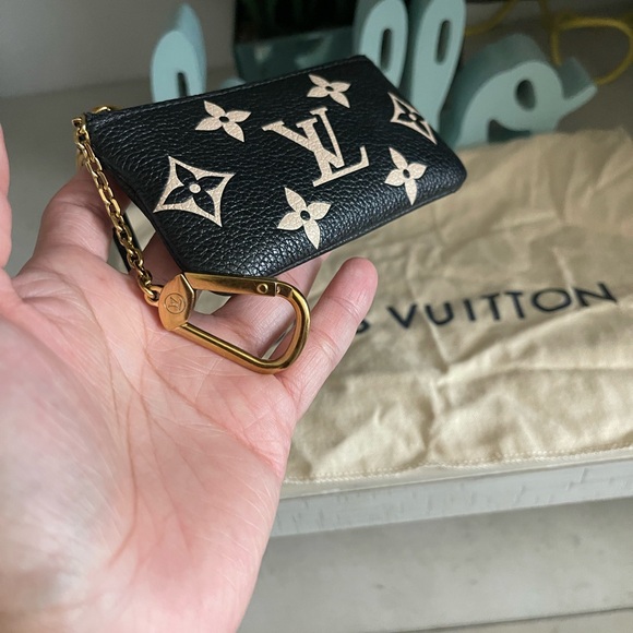 Louis Vuitton - Picture 4 of 11